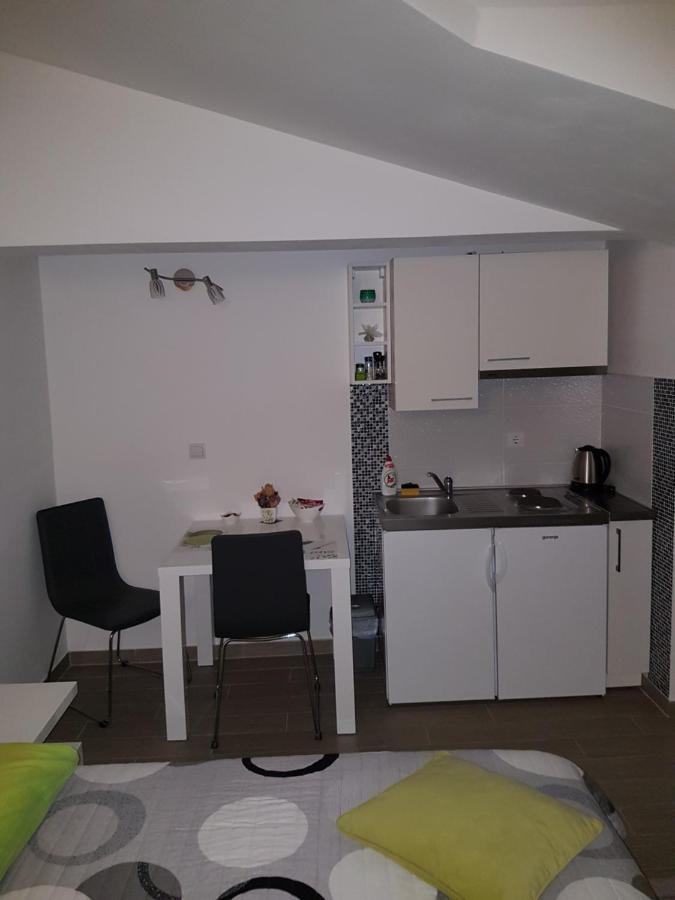 Gabi Rooms & Studio Apartment ロゾヴァック エクステリア 写真