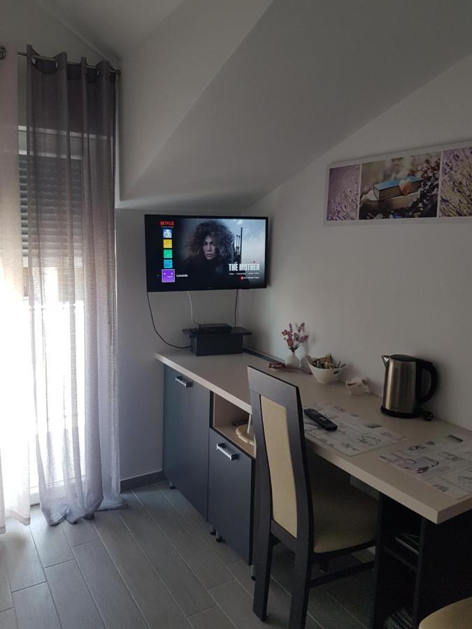 Gabi Rooms & Studio Apartment ロゾヴァック エクステリア 写真