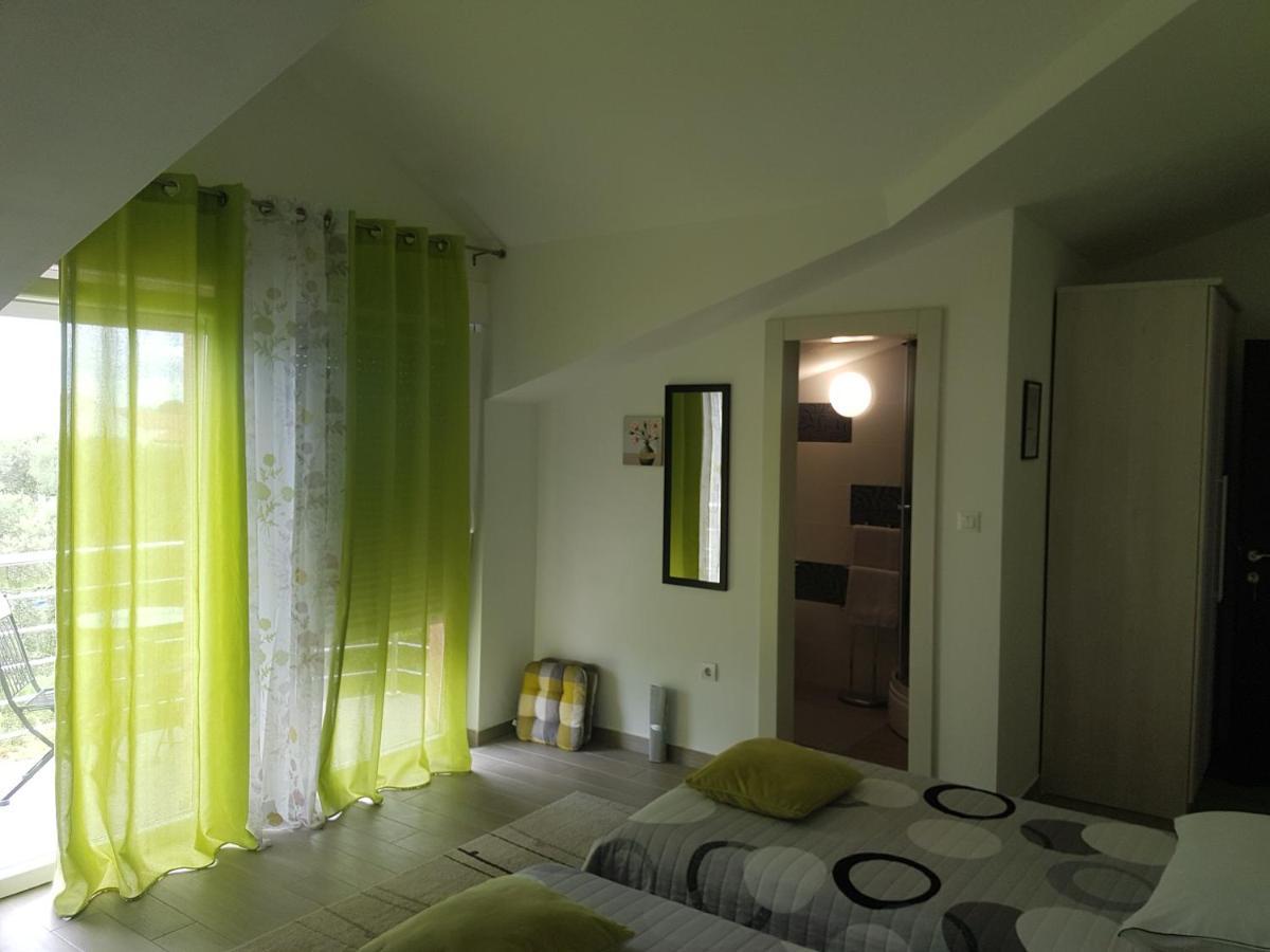 Gabi Rooms & Studio Apartment ロゾヴァック エクステリア 写真