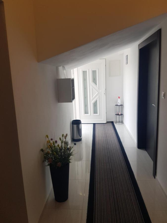 Gabi Rooms & Studio Apartment ロゾヴァック エクステリア 写真